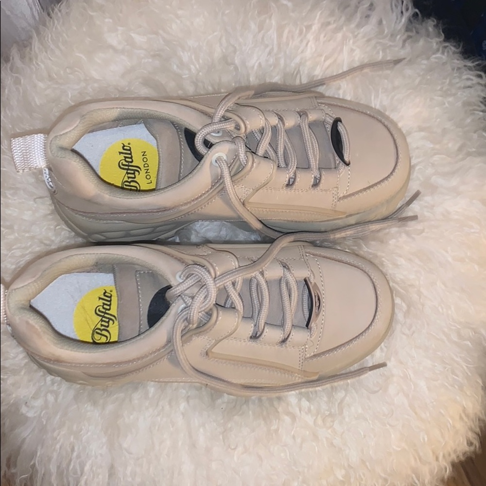 Buffalo London sneakers
